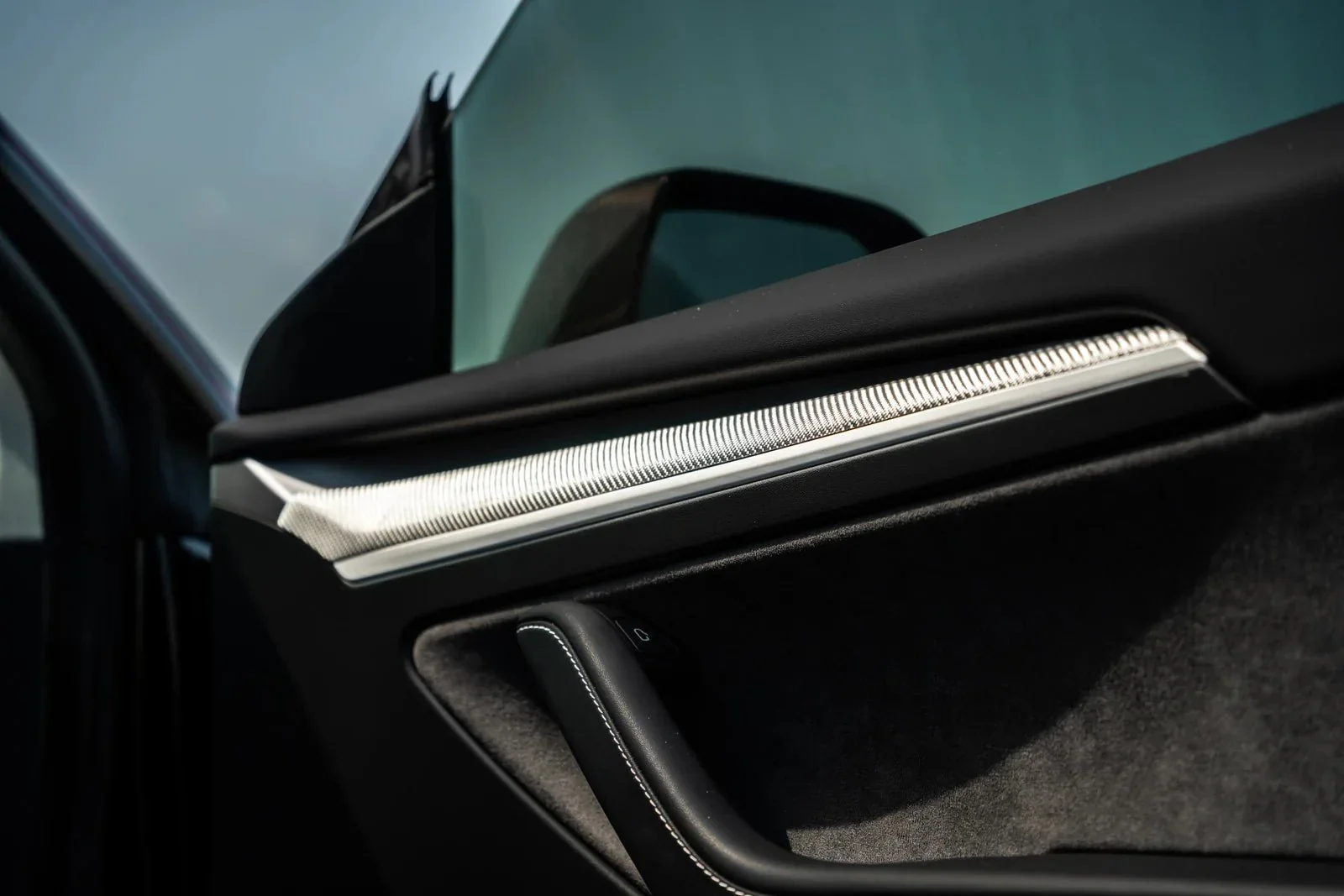 2017-2023 Tesla Model 3/Y - Spectre Fiber Door Trim Replacement - Image 2